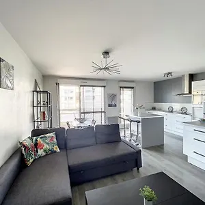 & Cosy, Charcot- Wifi - Lave Linge - Balcon - Parking Appartamento Lione